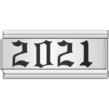“2021” text in bold black Italian charm bracelet link
